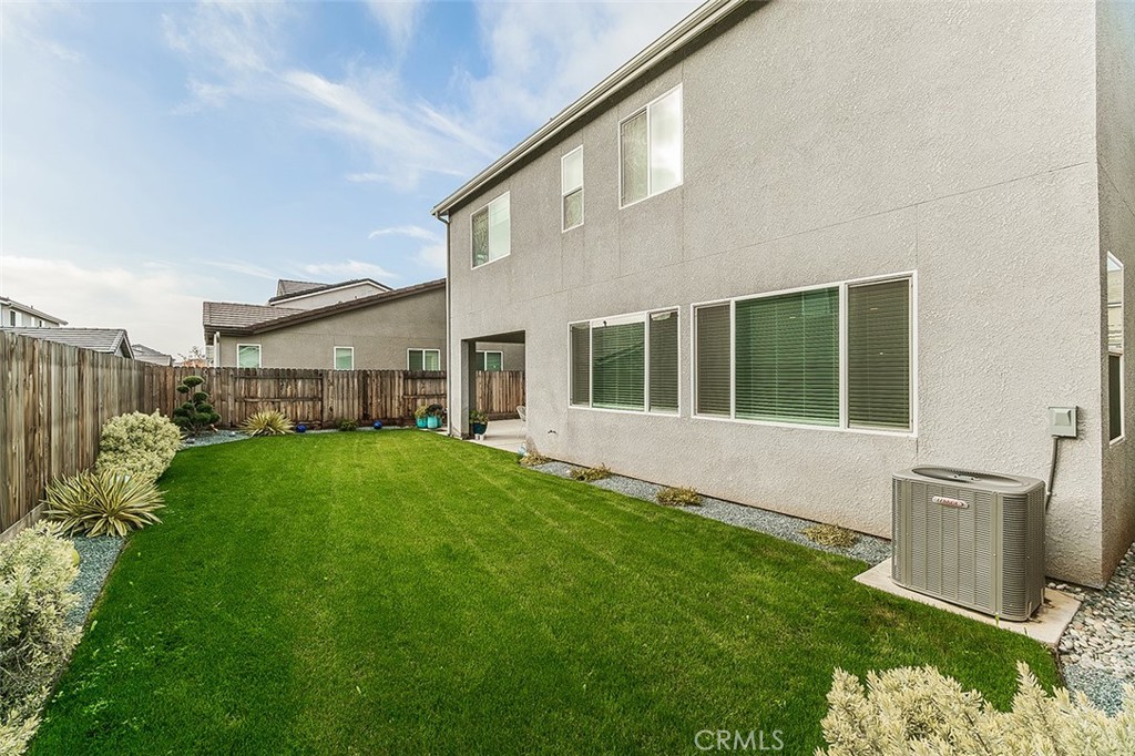 4148 Beverly Ave, Clovis, CA 93619