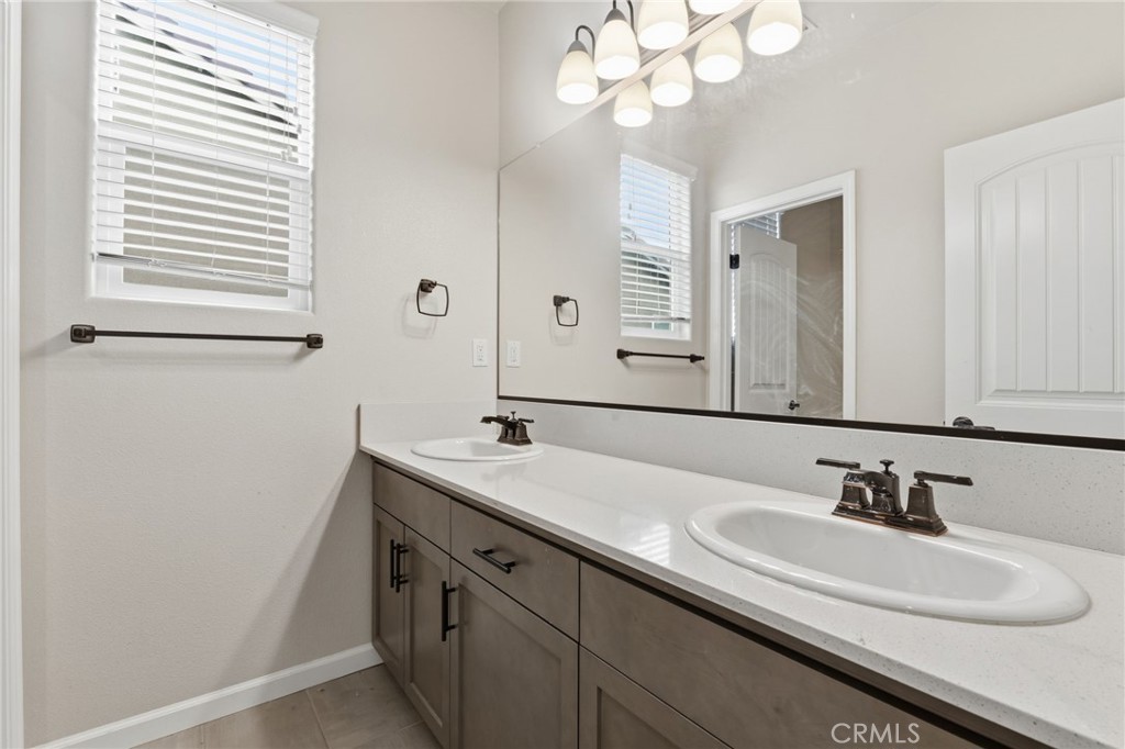 3451 Wrenwood Ave, Clovis, CA 93619