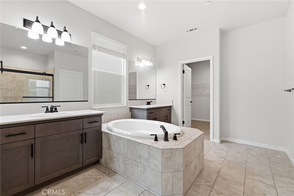 3451 Wrenwood Ave, Clovis, CA 93619