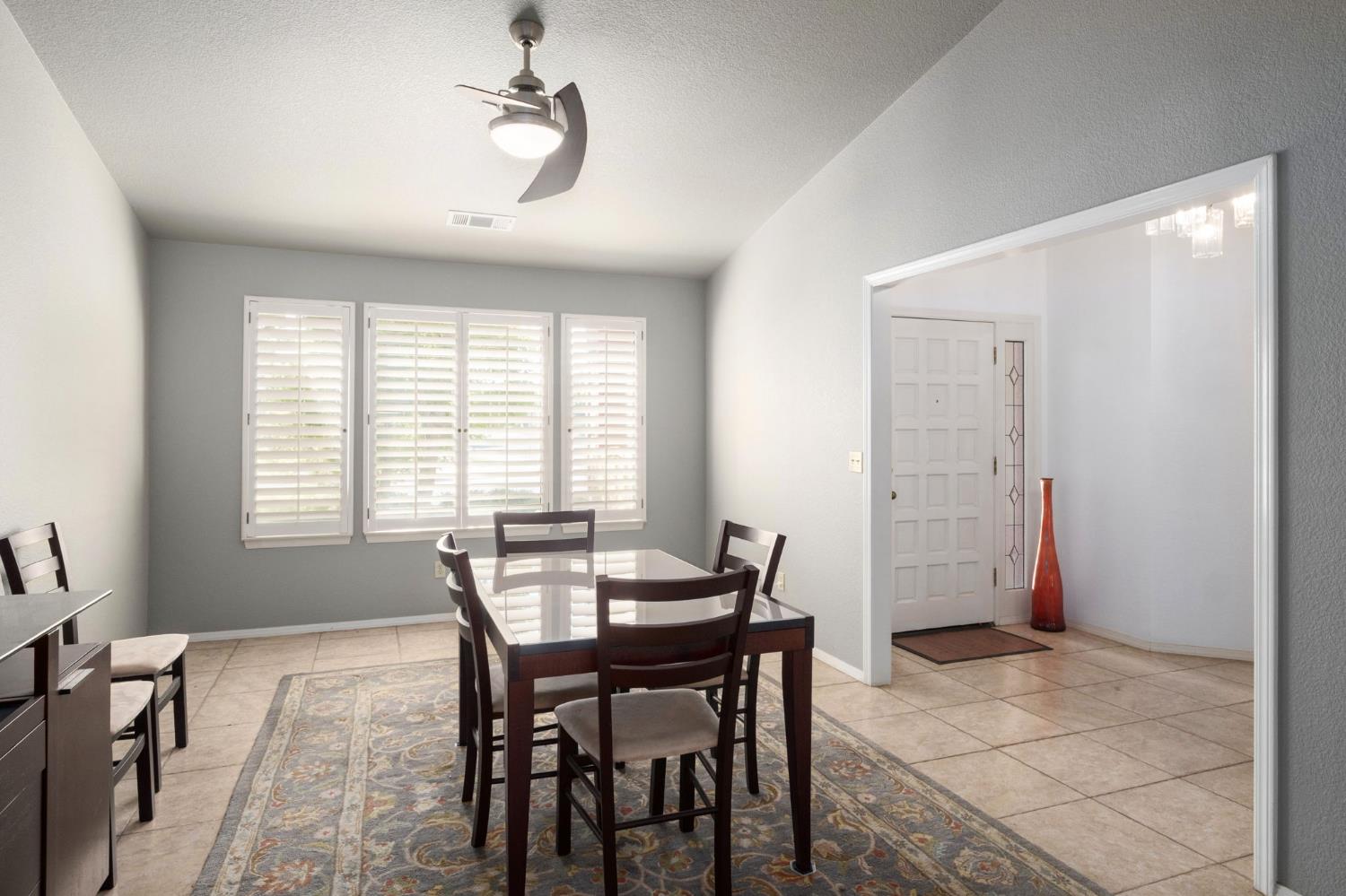 295 W Paul Ave, Clovis, CA 93612