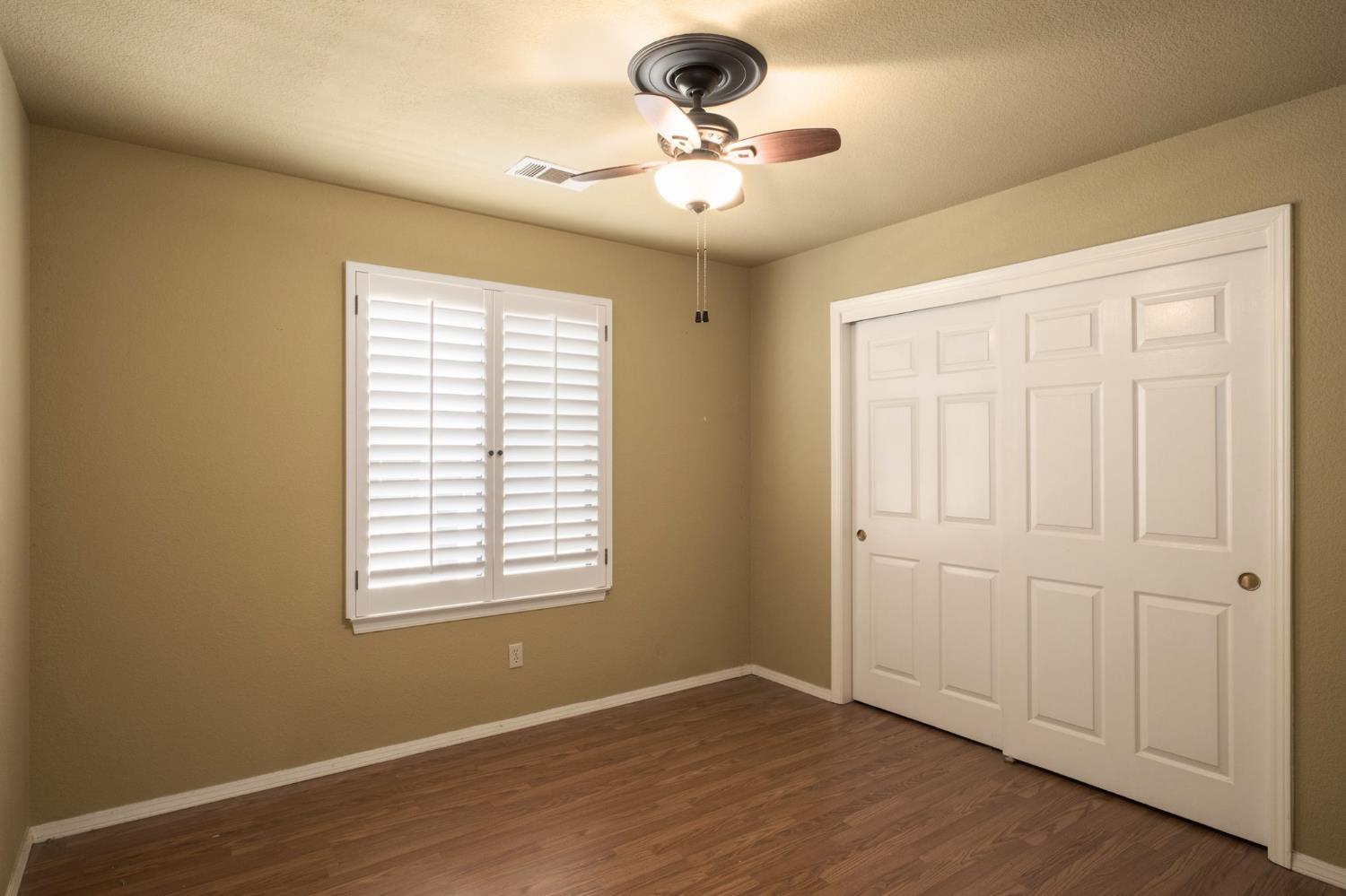 295 W Paul Ave, Clovis, CA 93612