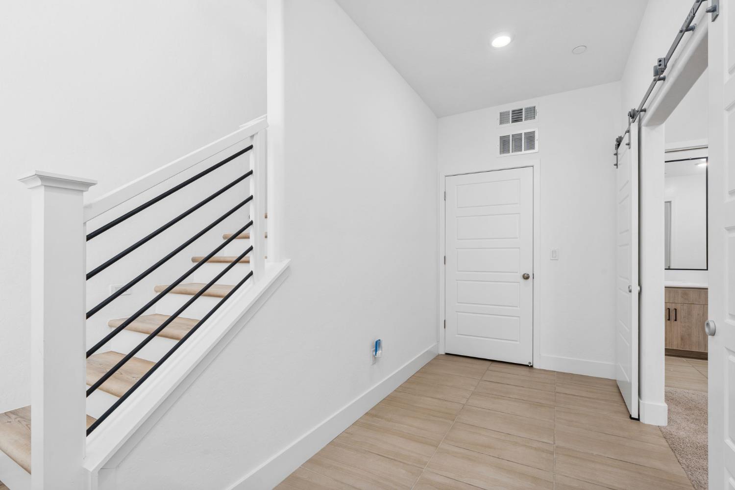 480 W Balsam Ln, Clovis, CA 93611