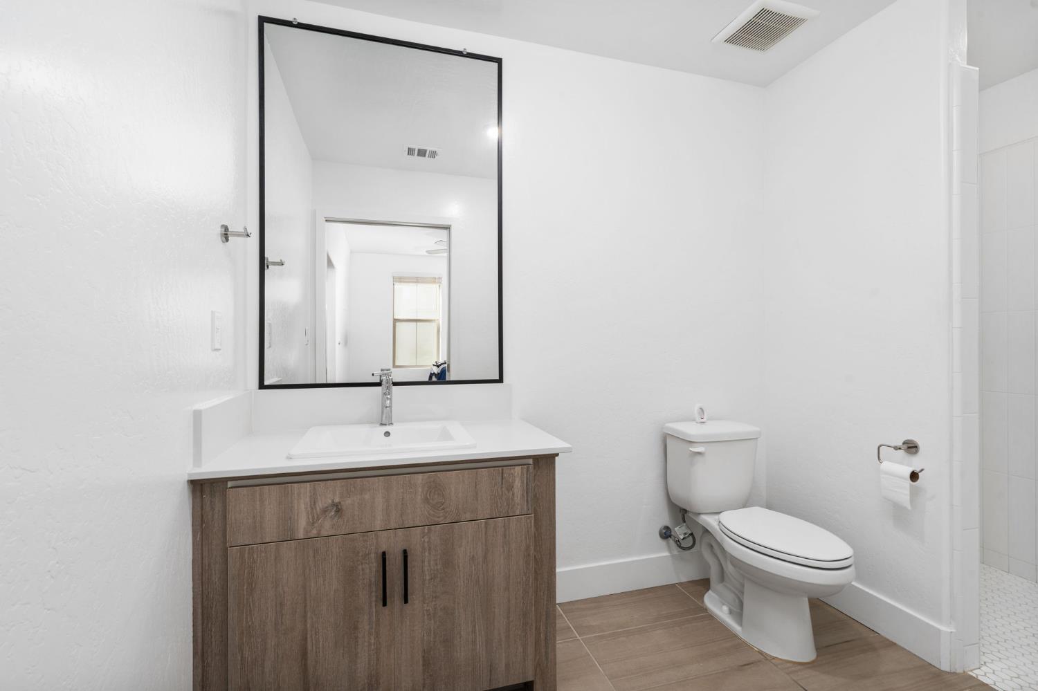 480 W Balsam Ln, Clovis, CA 93611