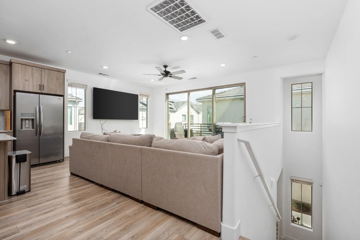 480 W Balsam Ln, Clovis, CA 93611