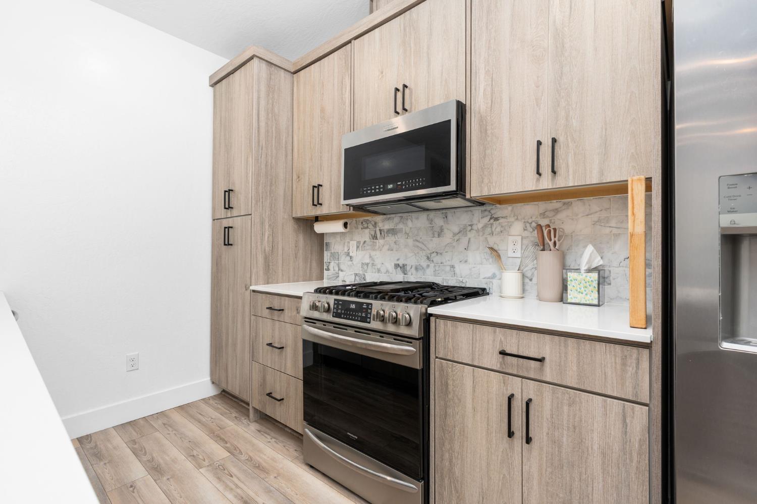 480 W Balsam Ln, Clovis, CA 93611