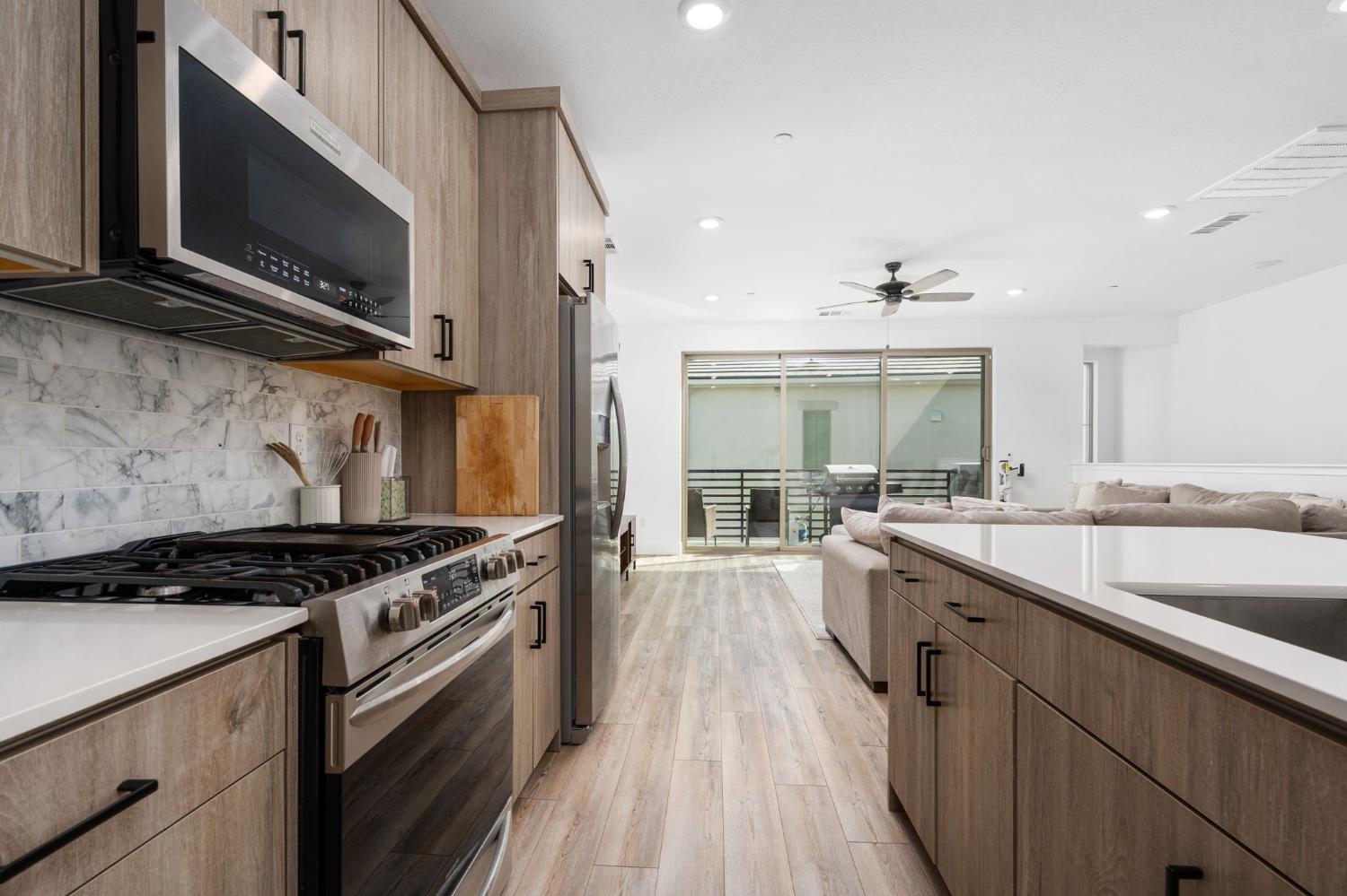 480 W Balsam Ln, Clovis, CA 93611