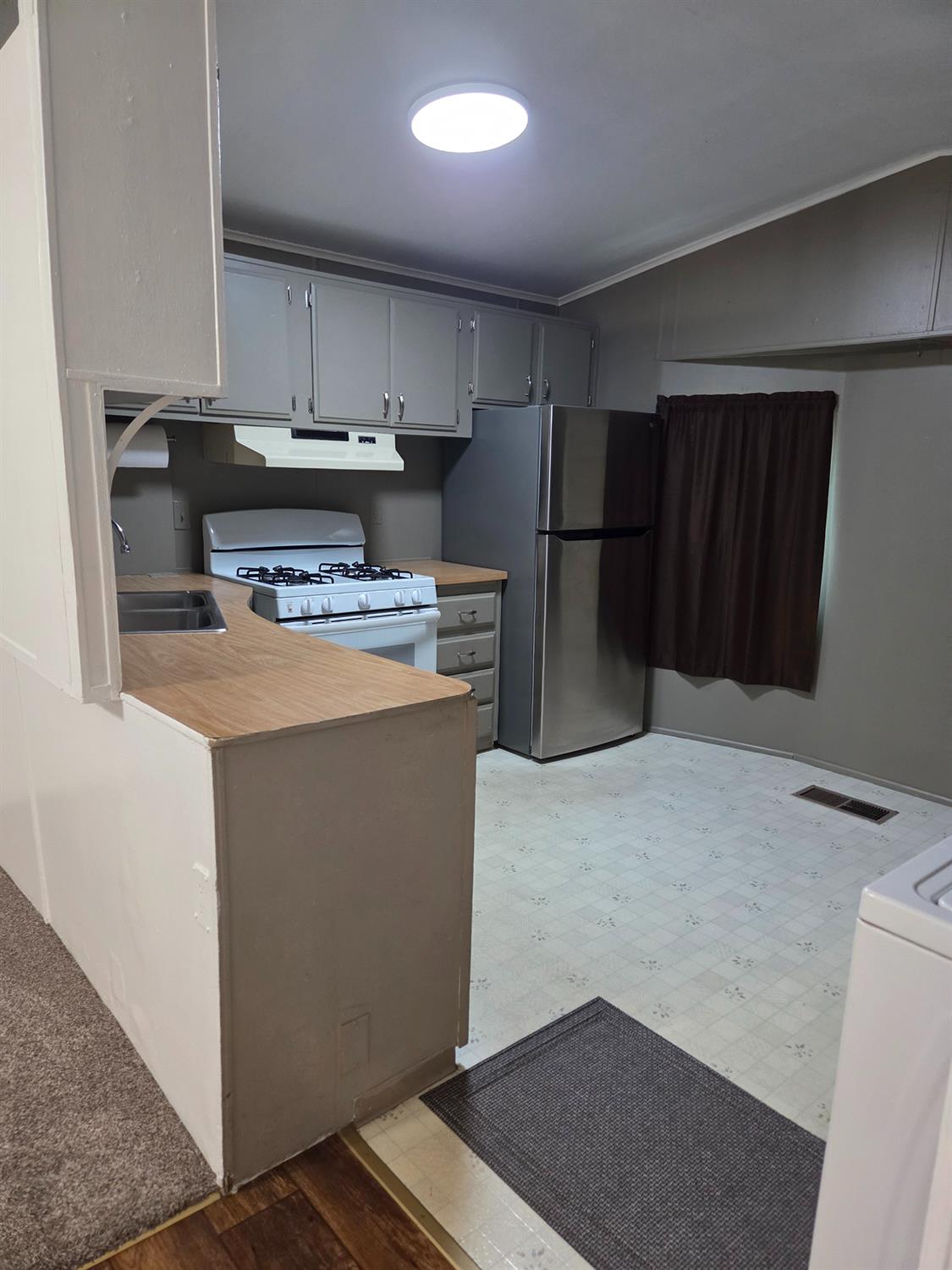 2110 Helm Ave #SPC 3, Clovis, CA 93612