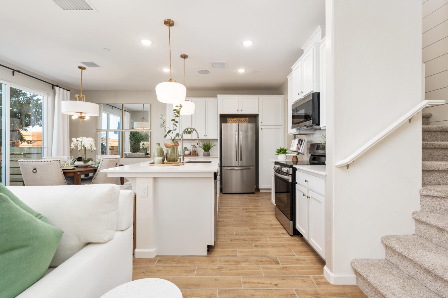 1539 Pioneer Ln, Clovis, CA 93619
