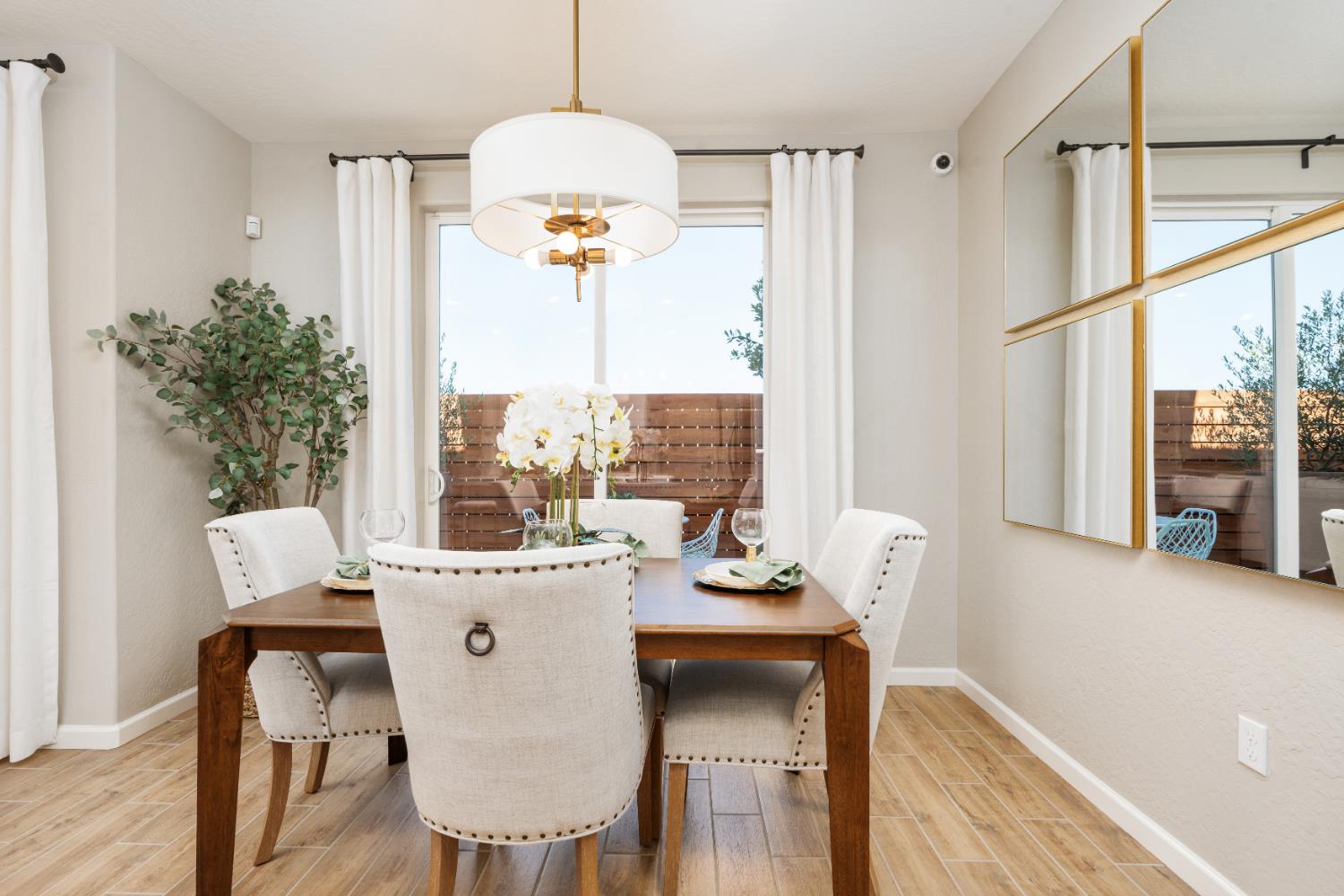 1539 Pioneer Ln, Clovis, CA 93619