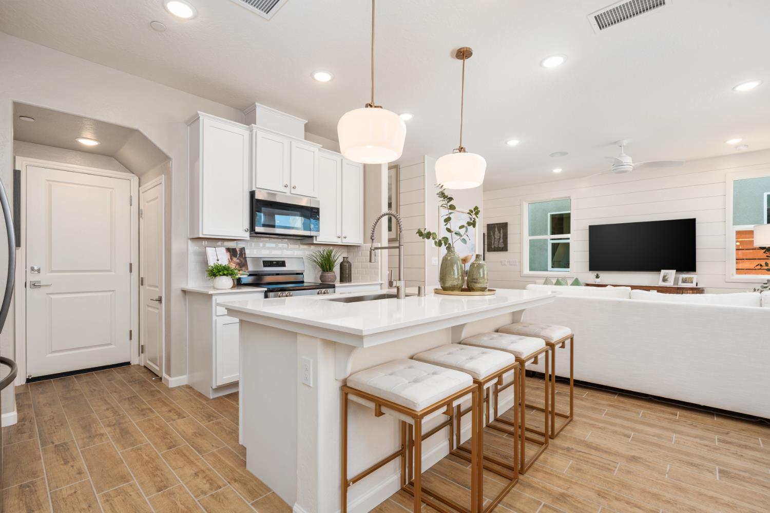1539 Pioneer Ln, Clovis, CA 93619
