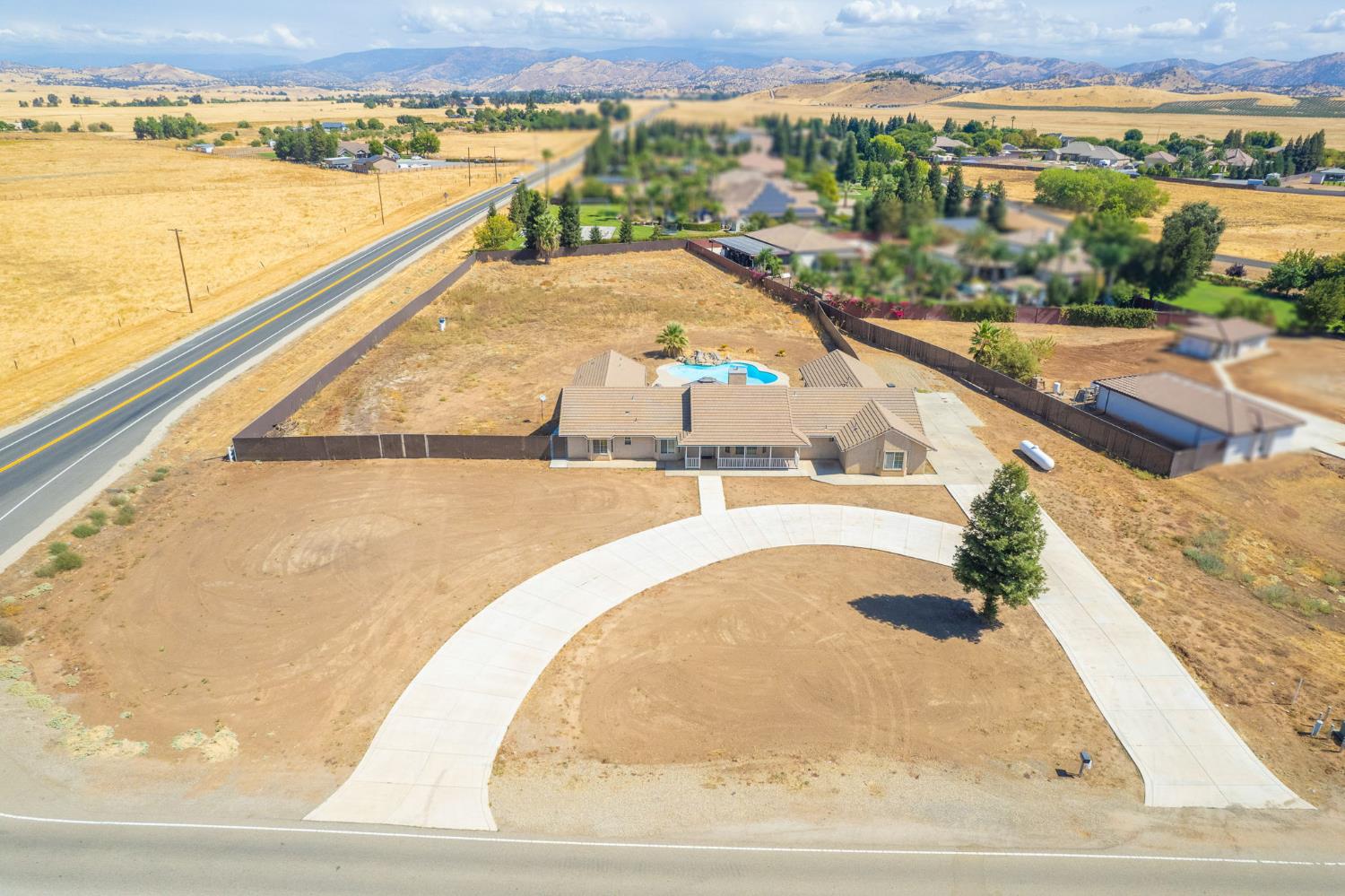 12096 E Shepherd Ave, Clovis, CA 93619