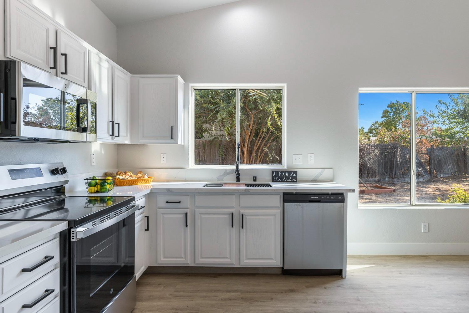 3514 Hornet Ave, Clovis, CA 93611