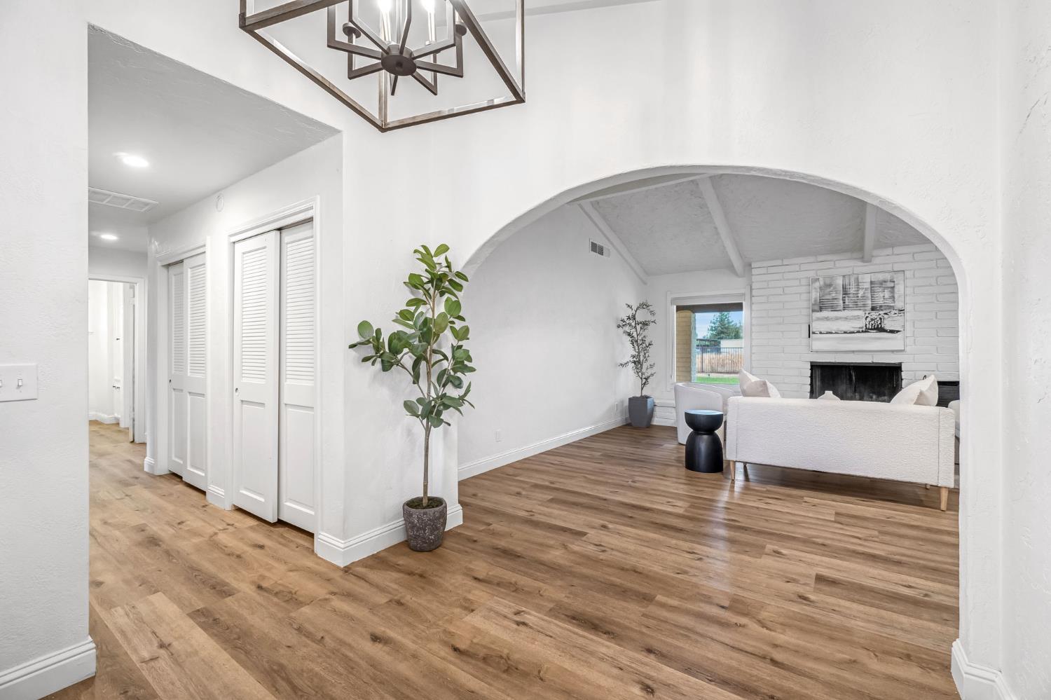 9321 E Bullard Ave, Clovis, CA 93619