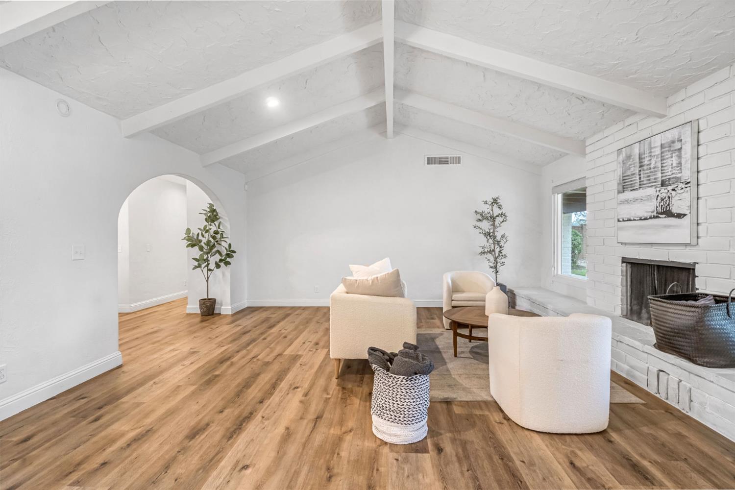 9321 E Bullard Ave, Clovis, CA 93619