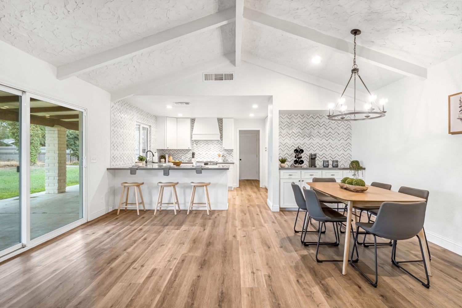 9321 E Bullard Ave, Clovis, CA 93619