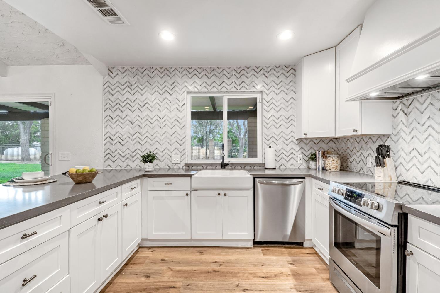 9321 E Bullard Ave, Clovis, CA 93619