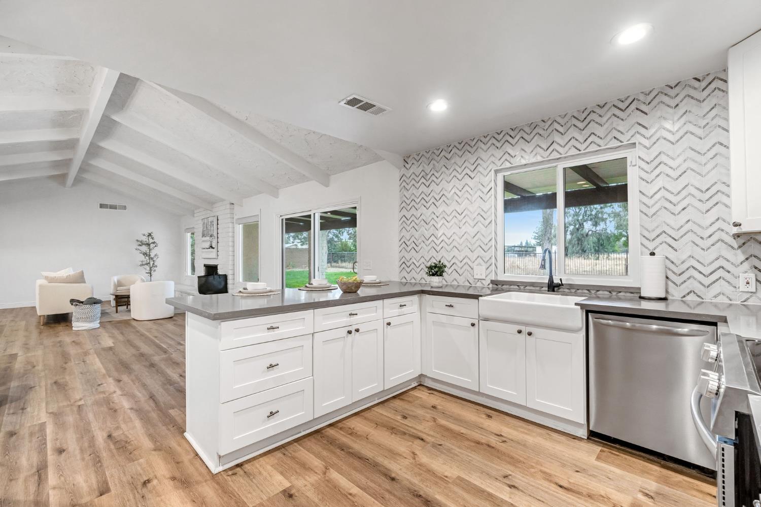 9321 E Bullard Ave, Clovis, CA 93619