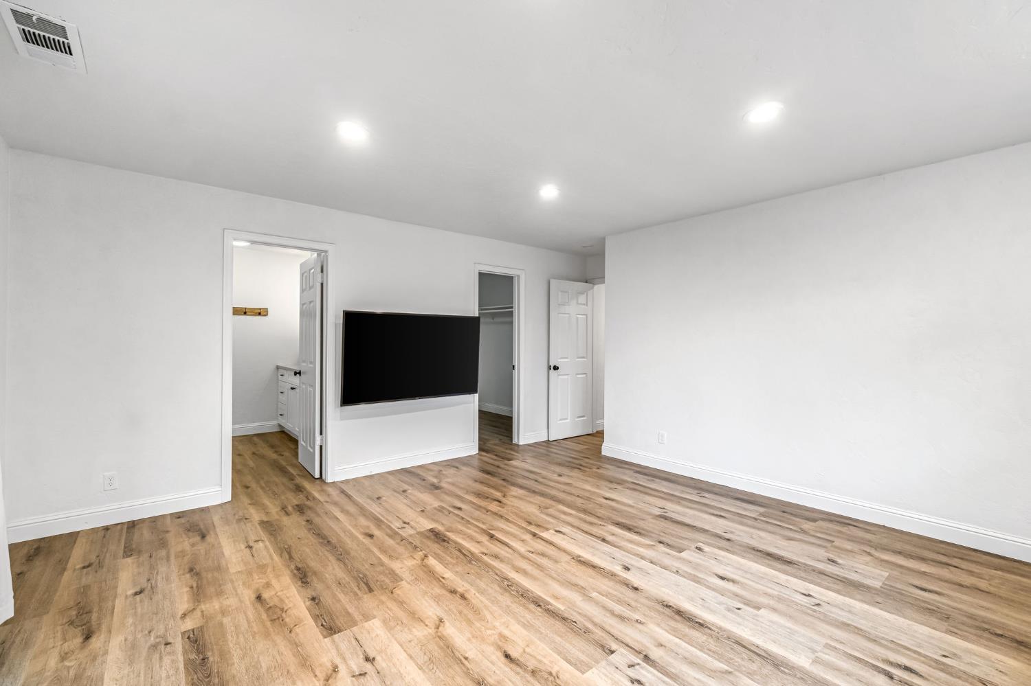 9321 E Bullard Ave, Clovis, CA 93619