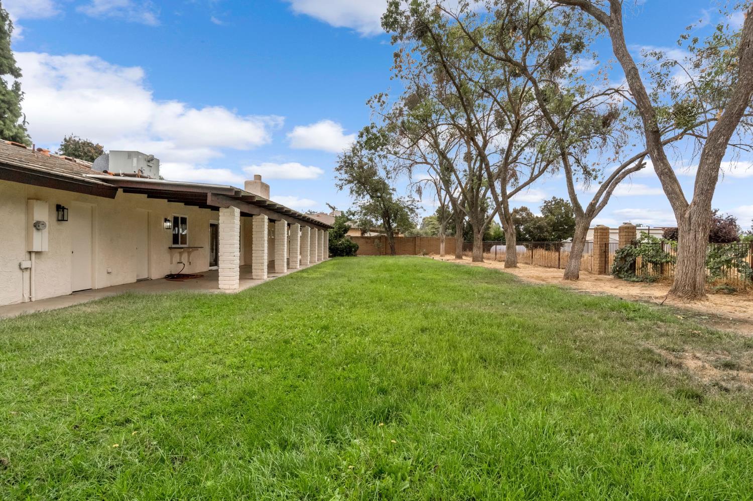 9321 E Bullard Ave, Clovis, CA 93619