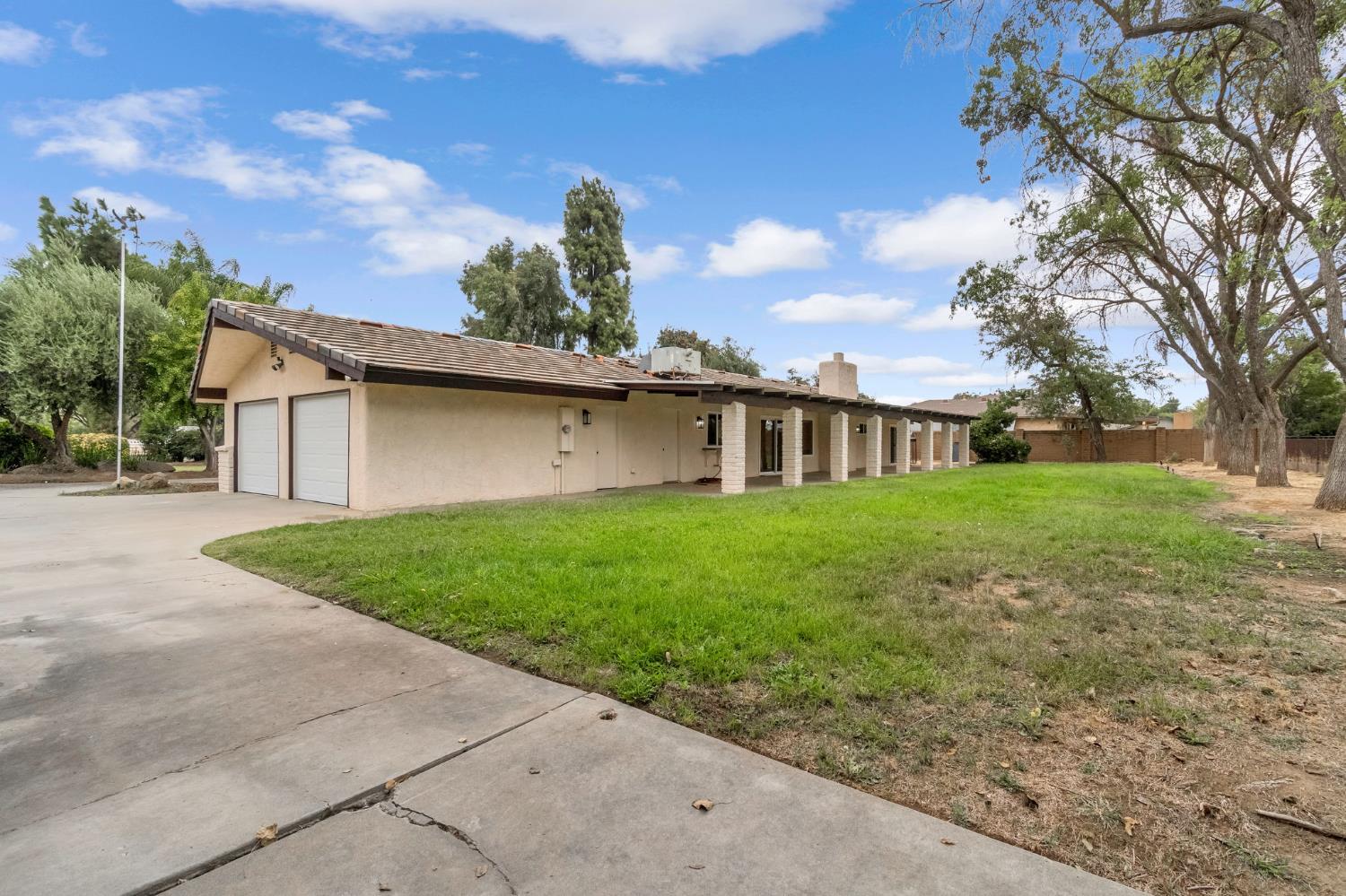 9321 E Bullard Ave, Clovis, CA 93619