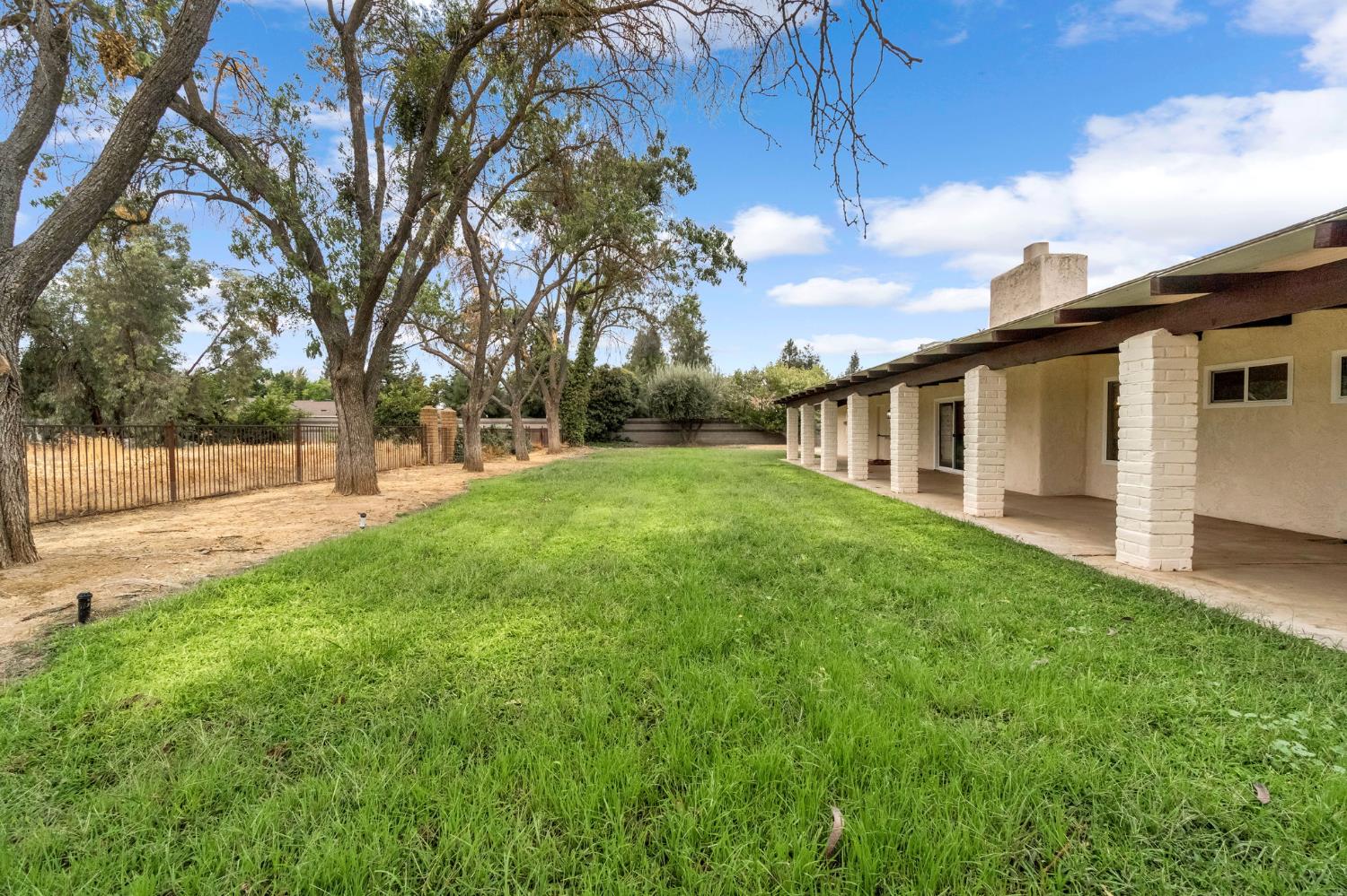 9321 E Bullard Ave, Clovis, CA 93619