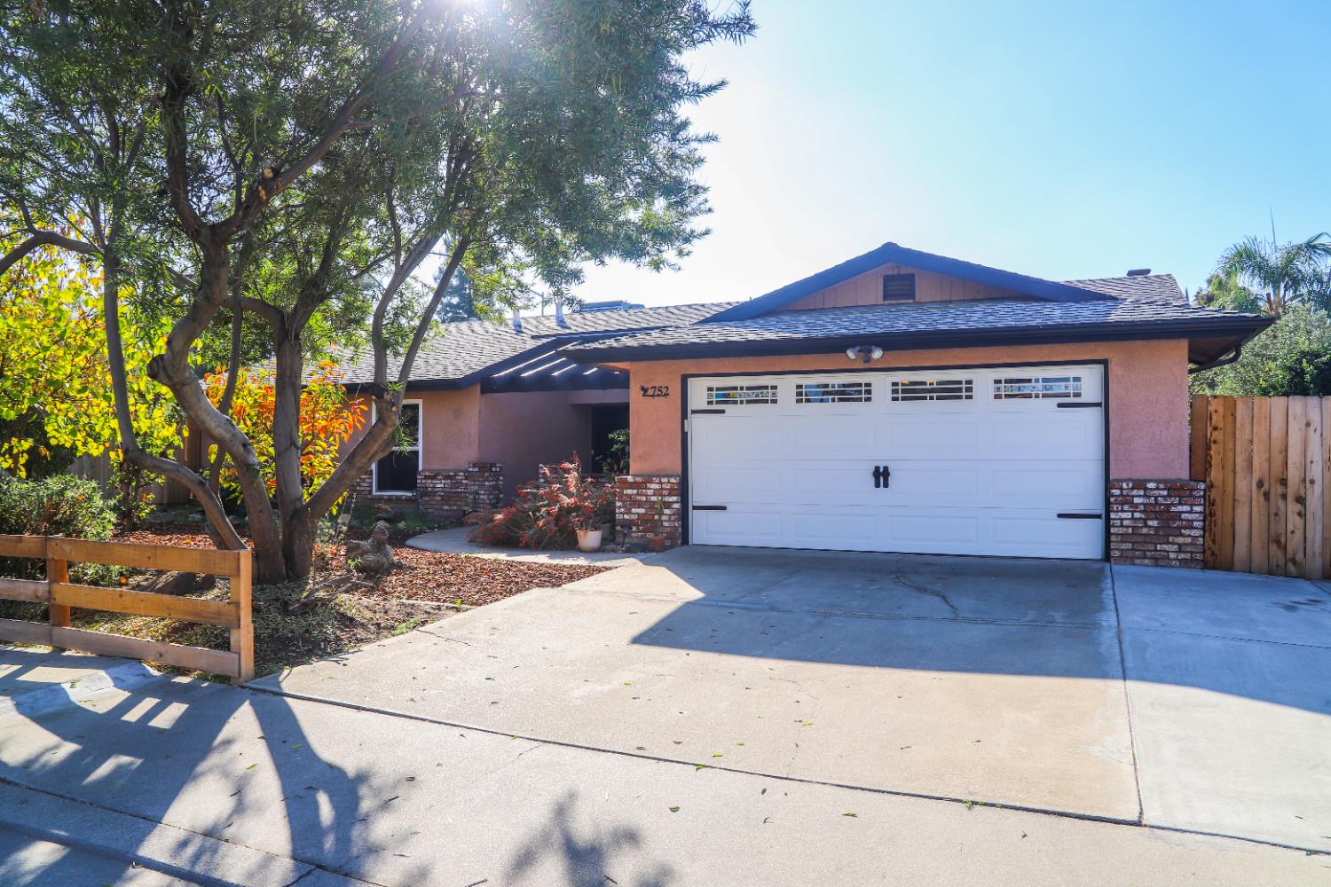 752 W Los Altos Ave, Clovis, CA 93612