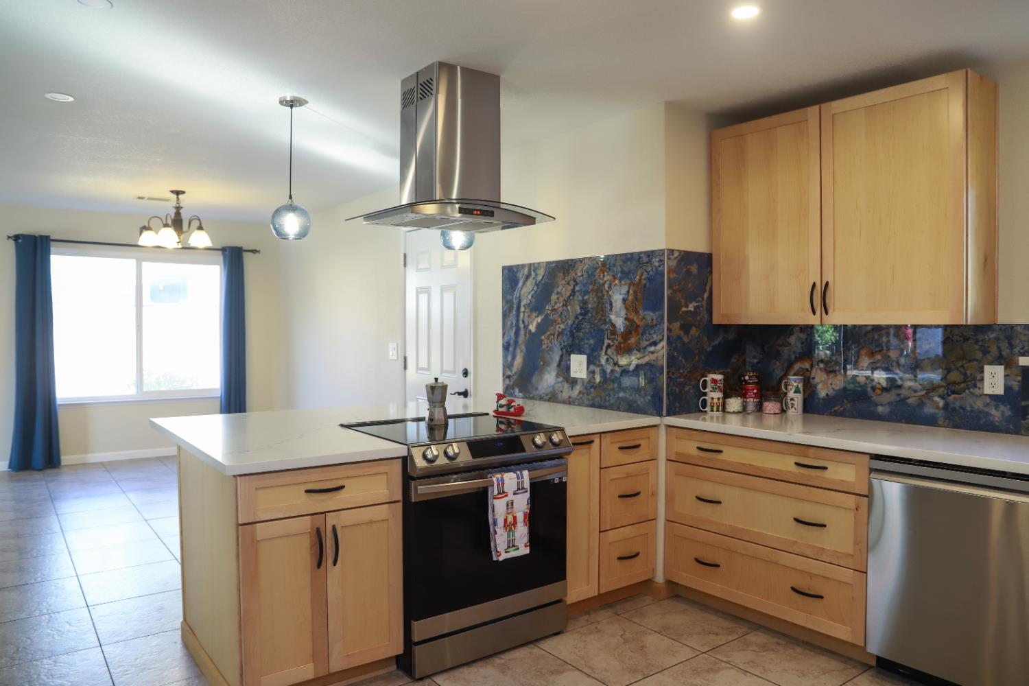 752 W Los Altos Ave, Clovis, CA 93612