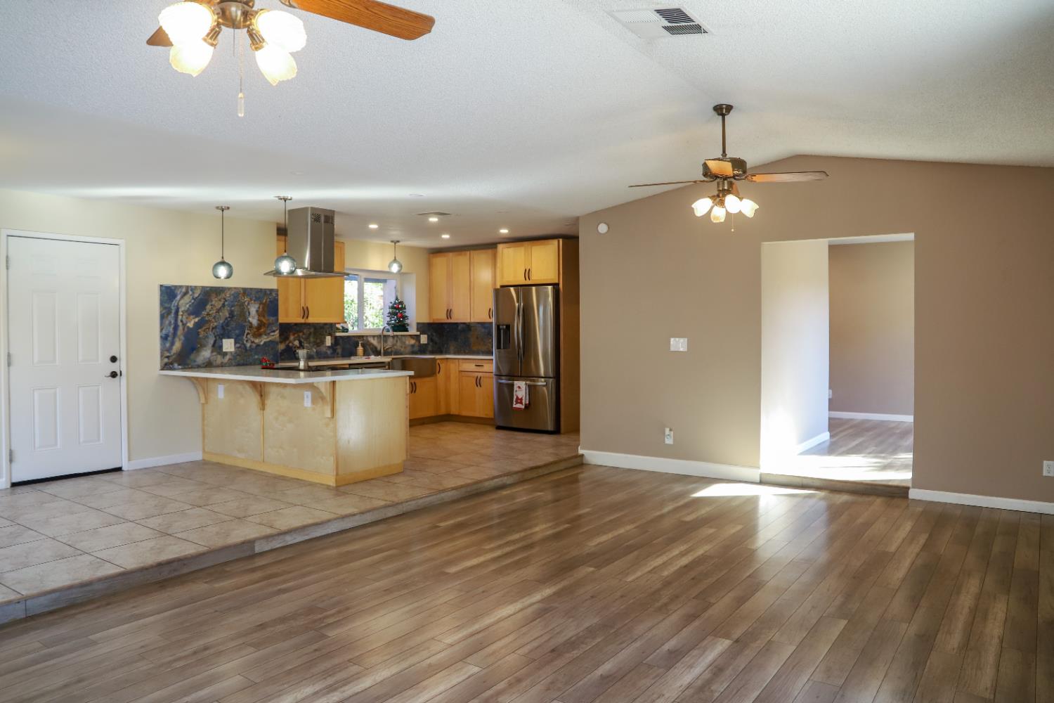 752 W Los Altos Ave, Clovis, CA 93612