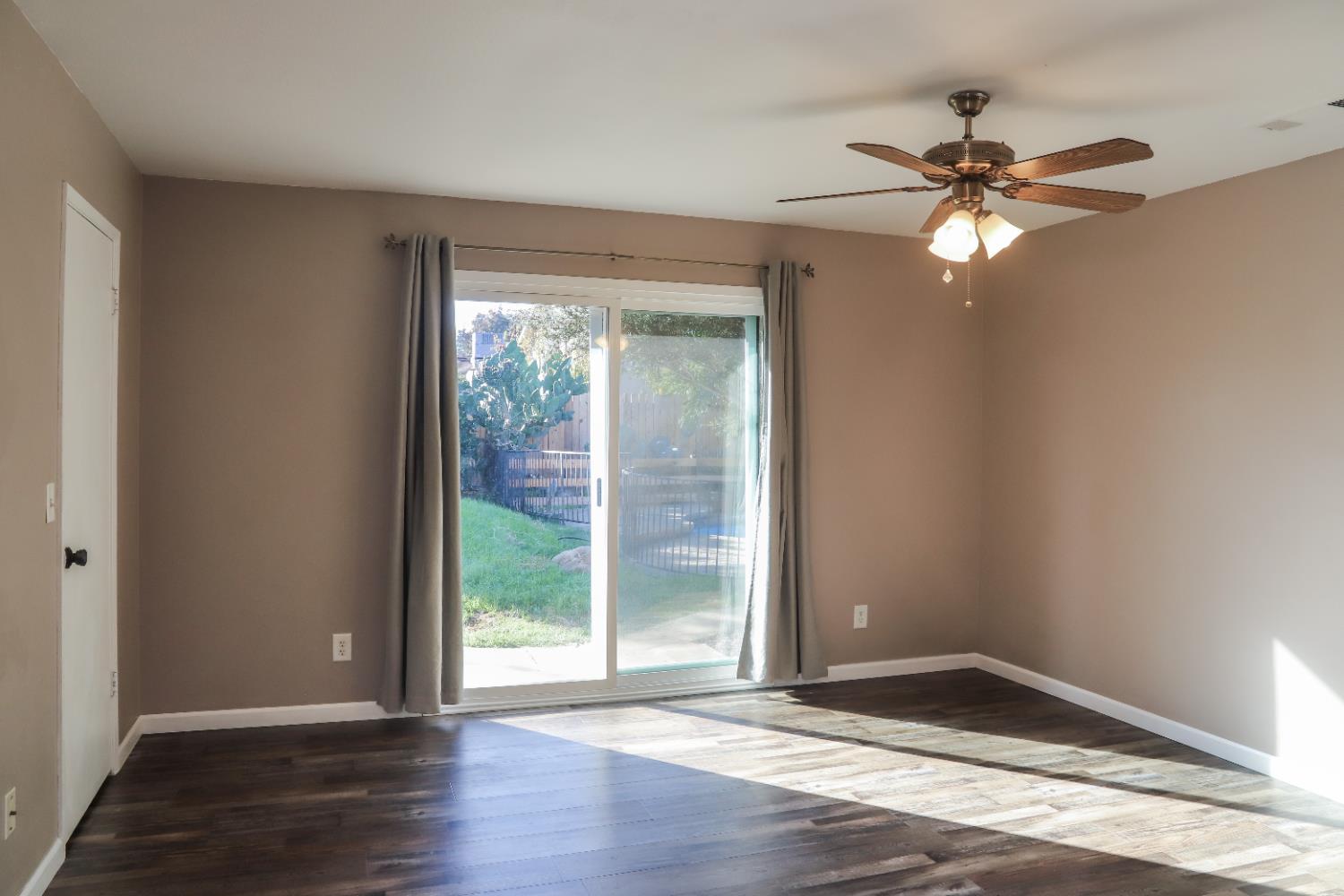 752 W Los Altos Ave, Clovis, CA 93612