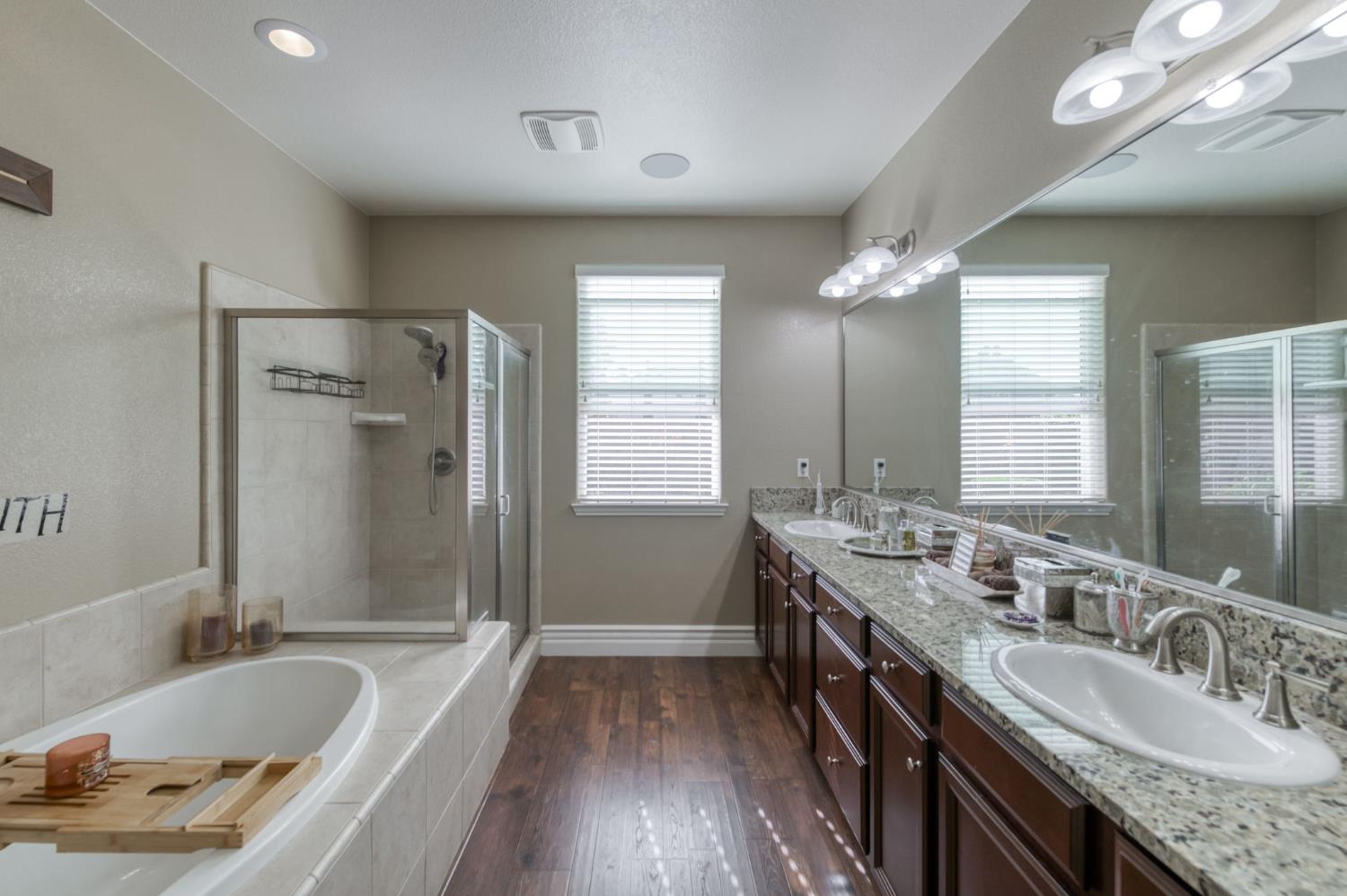 3082 Robinwood Ave, Clovis, CA 93619