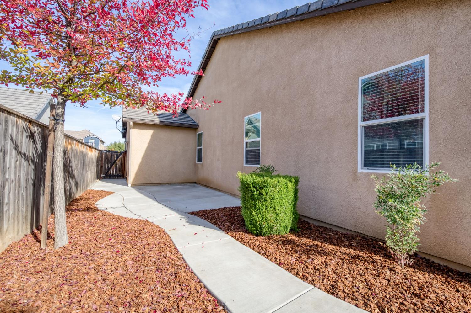 3082 Robinwood Ave, Clovis, CA 93619