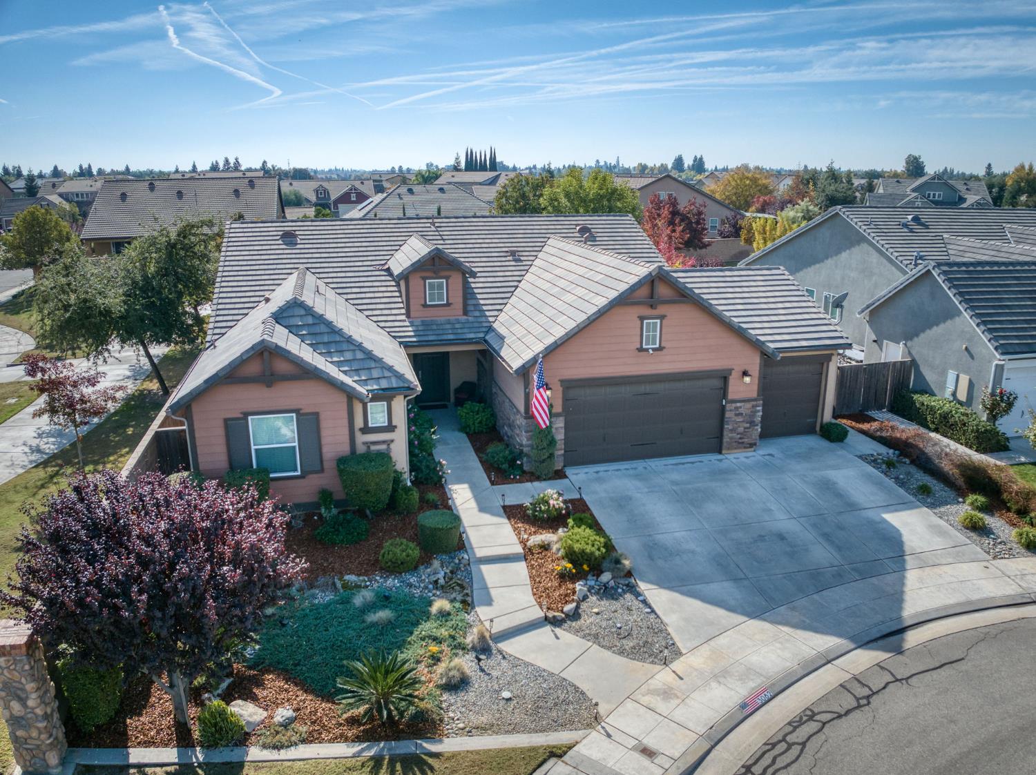 3082 Robinwood Ave, Clovis, CA 93619
