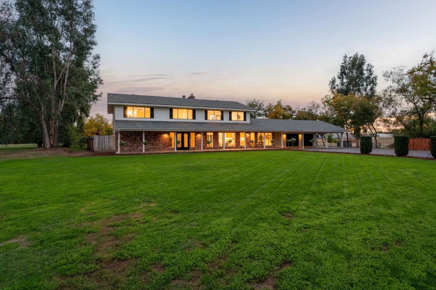 11208 N Fowler Ave, Clovis, CA 93619