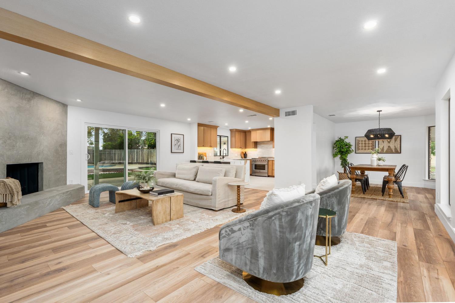 11208 N Fowler Ave, Clovis, CA 93619