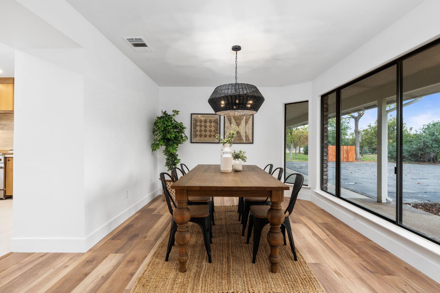 11208 N Fowler Ave, Clovis, CA 93619