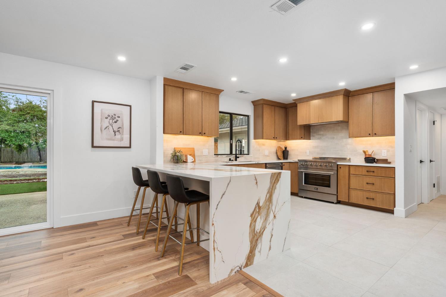 11208 N Fowler Ave, Clovis, CA 93619