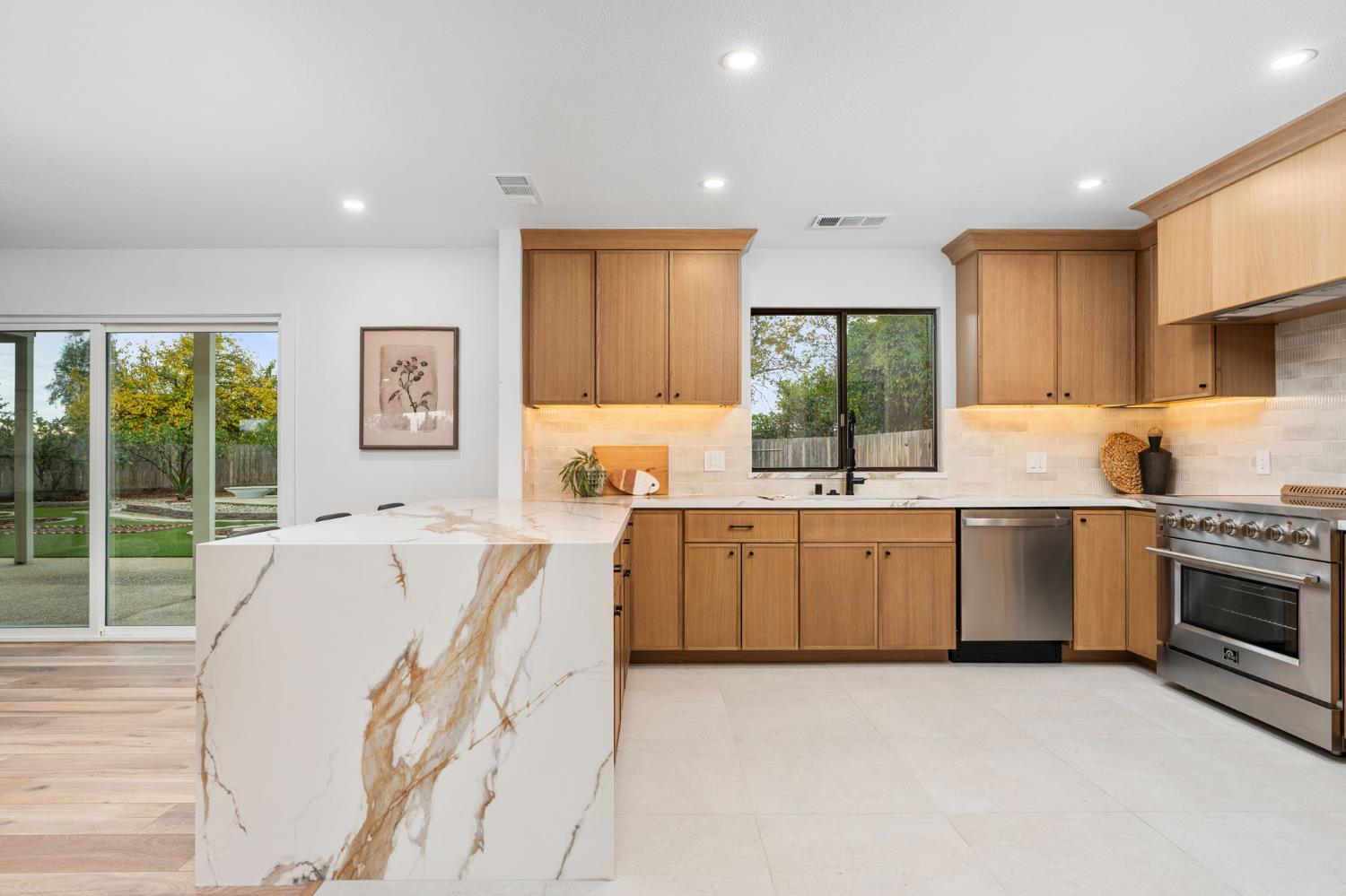 11208 N Fowler Ave, Clovis, CA 93619