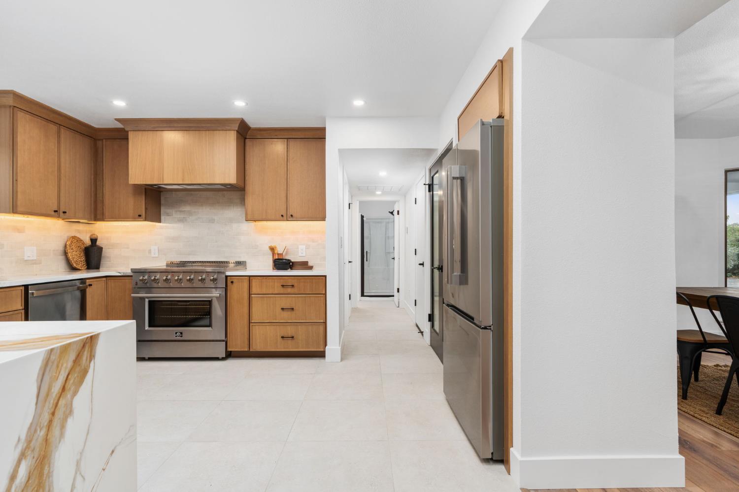 11208 N Fowler Ave, Clovis, CA 93619