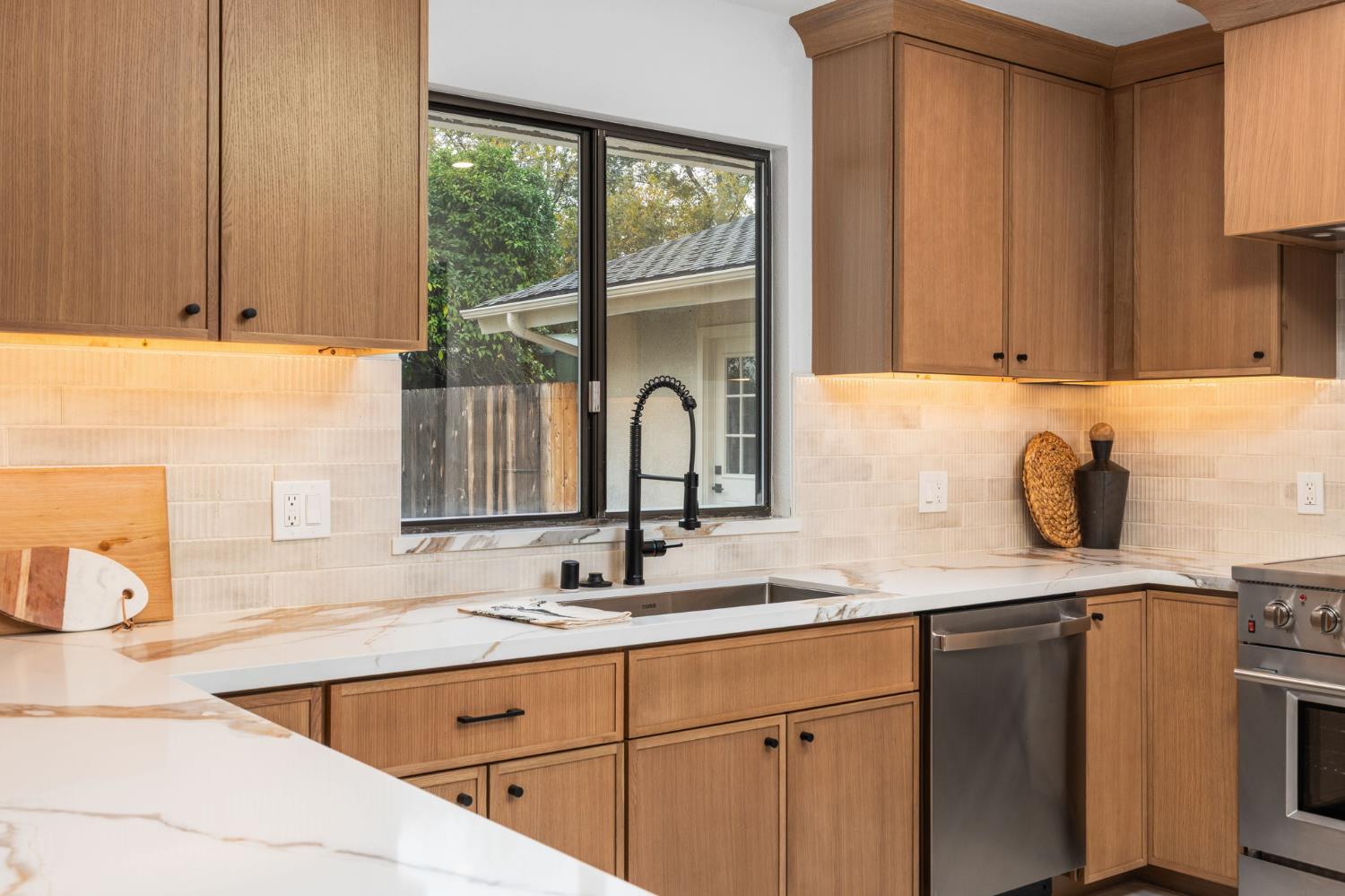 11208 N Fowler Ave, Clovis, CA 93619