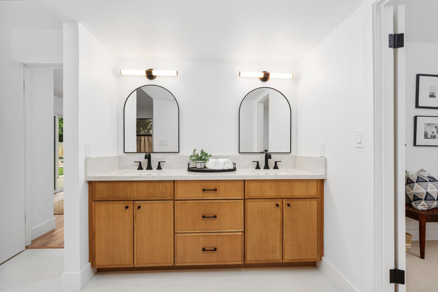 11208 N Fowler Ave, Clovis, CA 93619