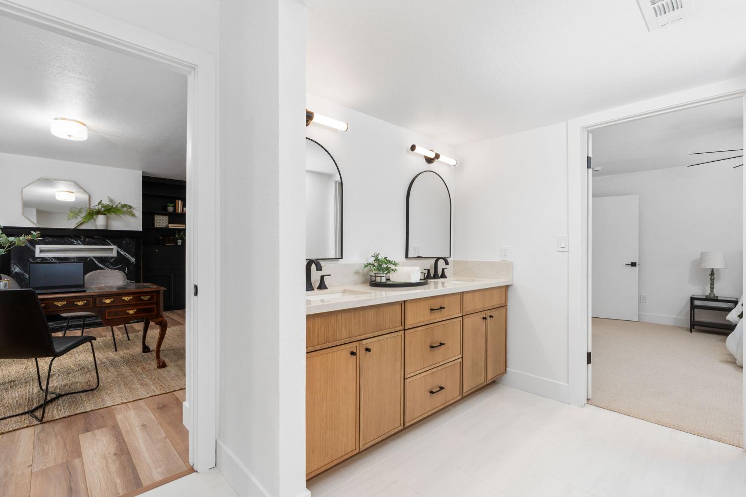 11208 N Fowler Ave, Clovis, CA 93619