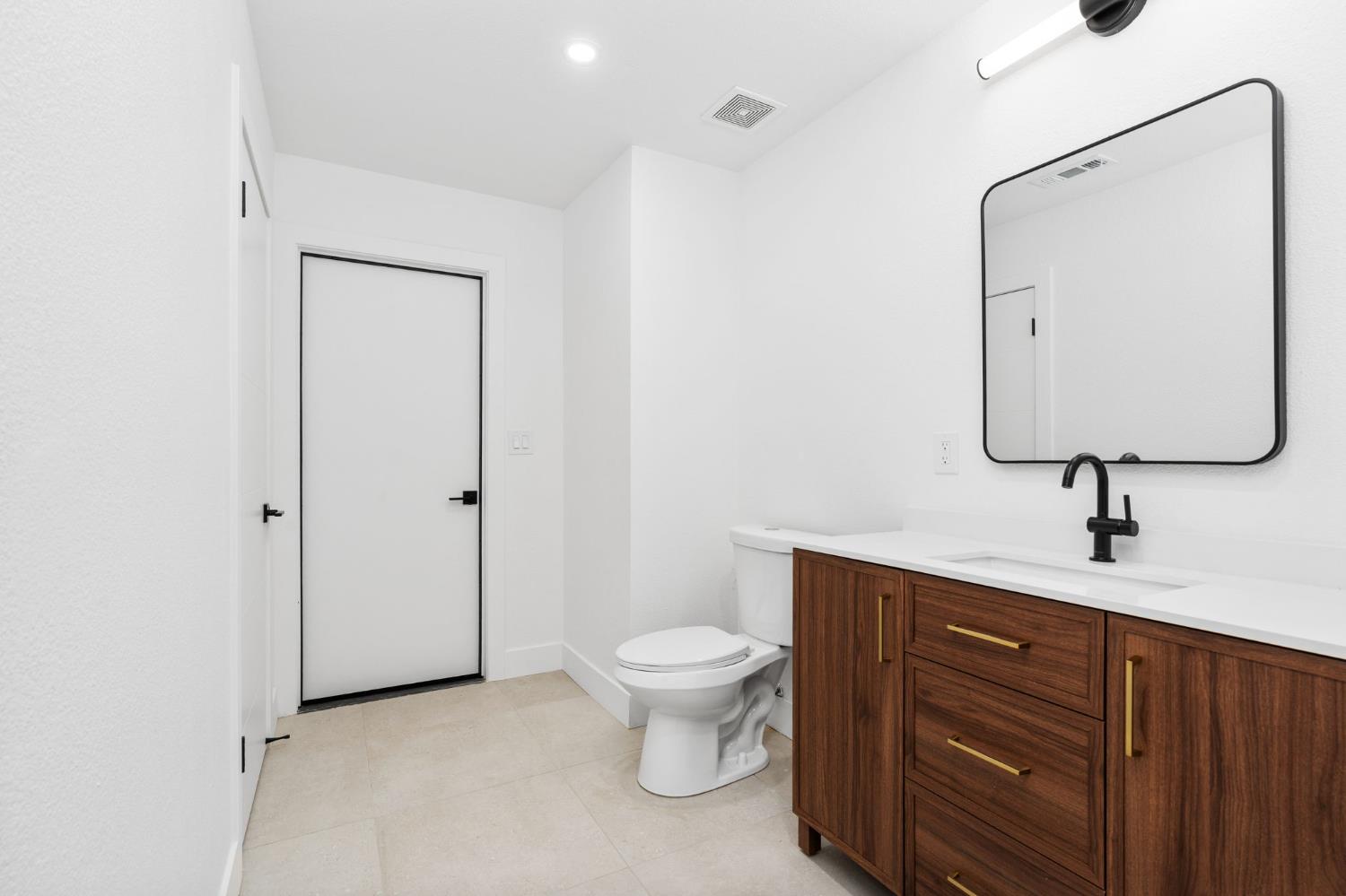 11208 N Fowler Ave, Clovis, CA 93619