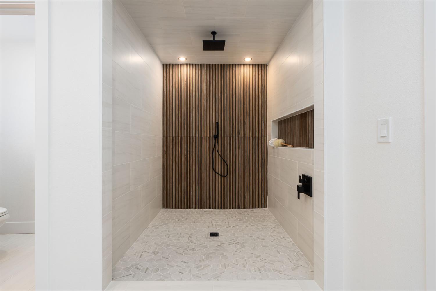 11208 N Fowler Ave, Clovis, CA 93619