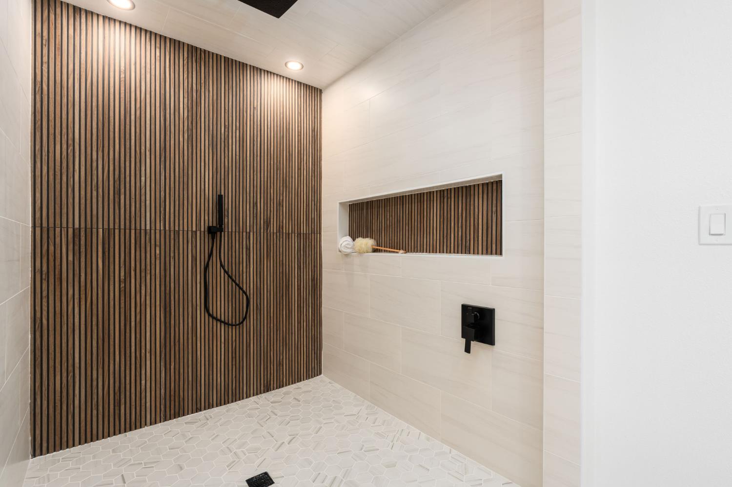 11208 N Fowler Ave, Clovis, CA 93619