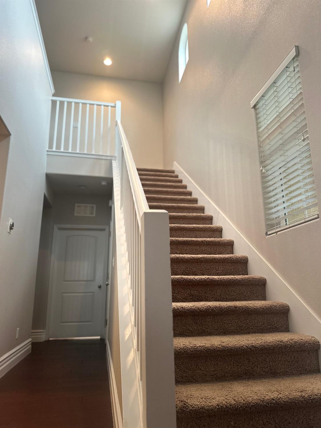 1047 Maine Ave, Clovis, CA 93619