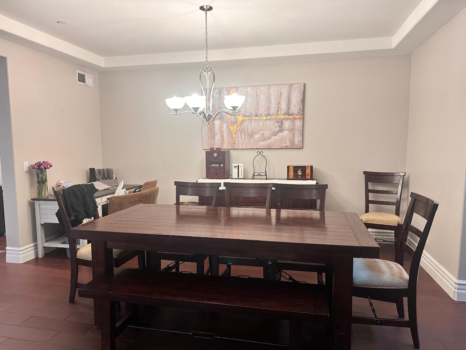 1047 Maine Ave, Clovis, CA 93619