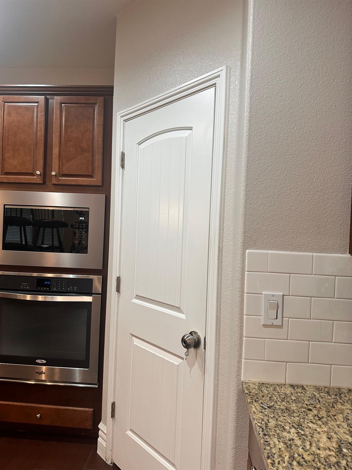 1047 Maine Ave, Clovis, CA 93619