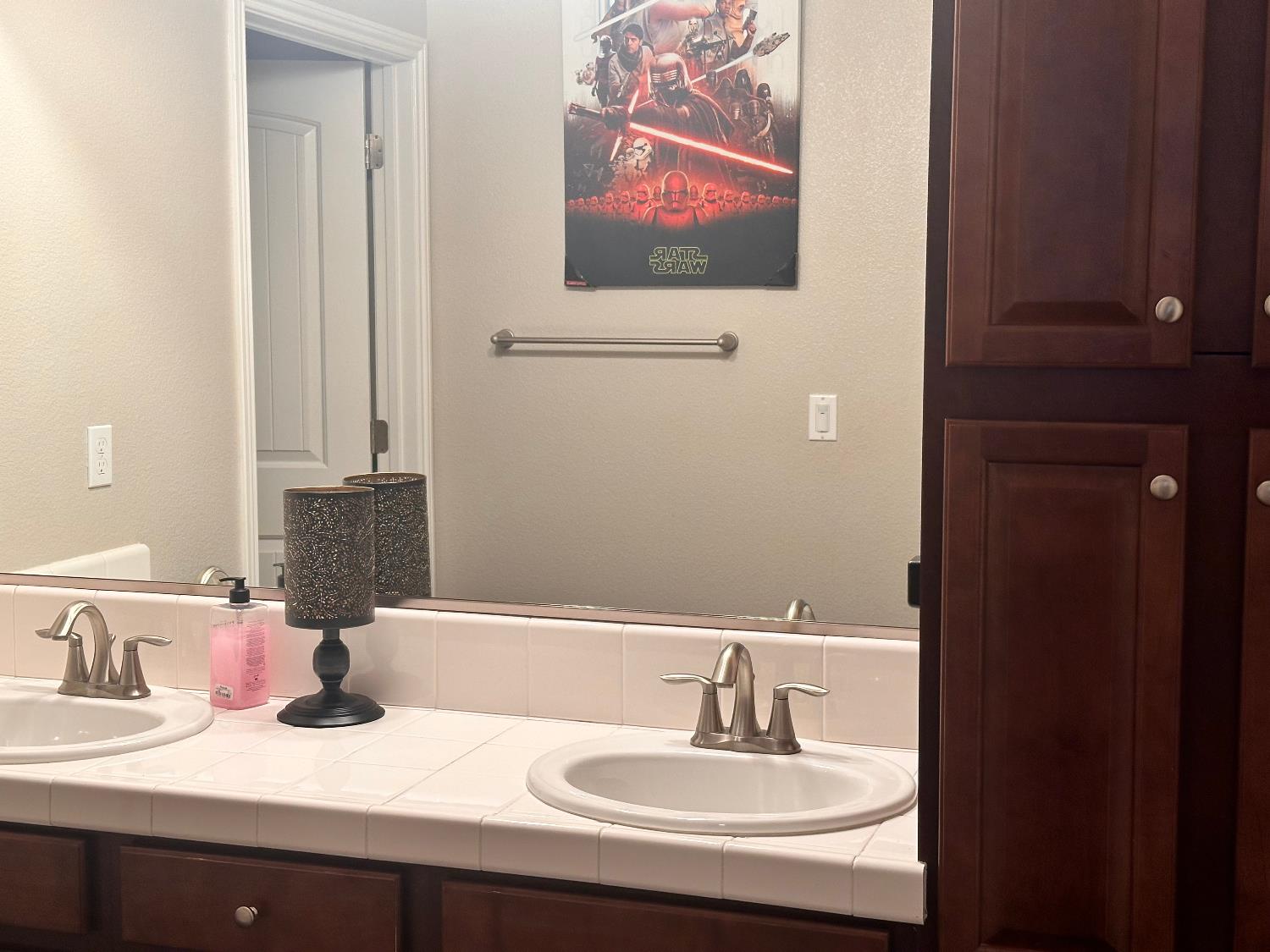 1047 Maine Ave, Clovis, CA 93619