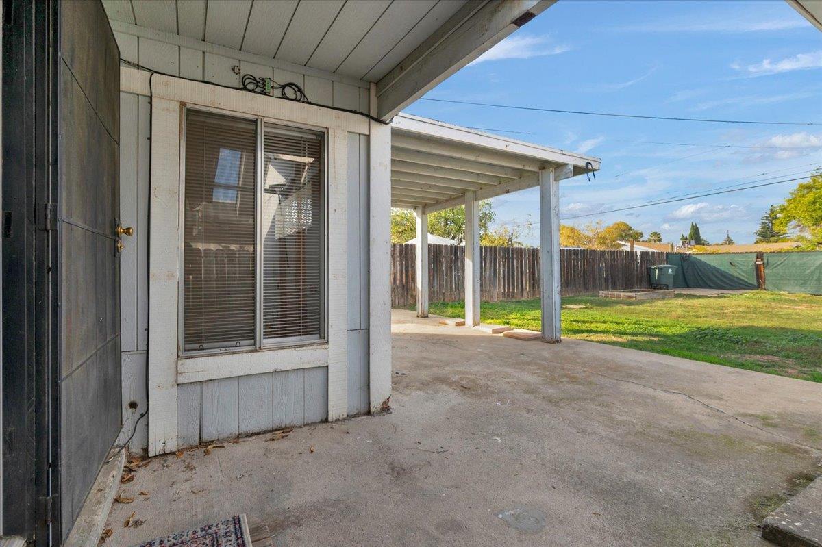 1651 5Th St, Clovis, CA 93611