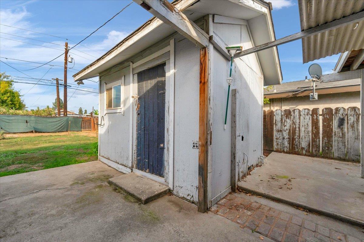 1651 5Th St, Clovis, CA 93611